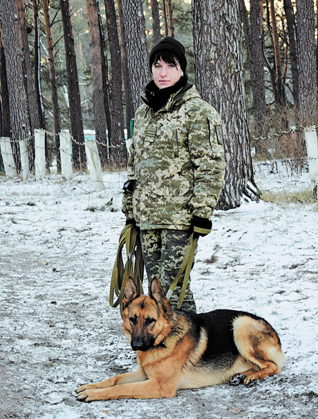 Чарівна Тетяна Пальчиковська зі своїм злющим Бутусом, який на хвилинку заспокоївся. Фото автора